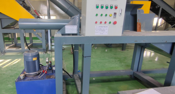 Lead-Acid Battery Cutting Machine