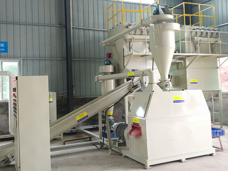 Dry-selection circuit board recycling equipment