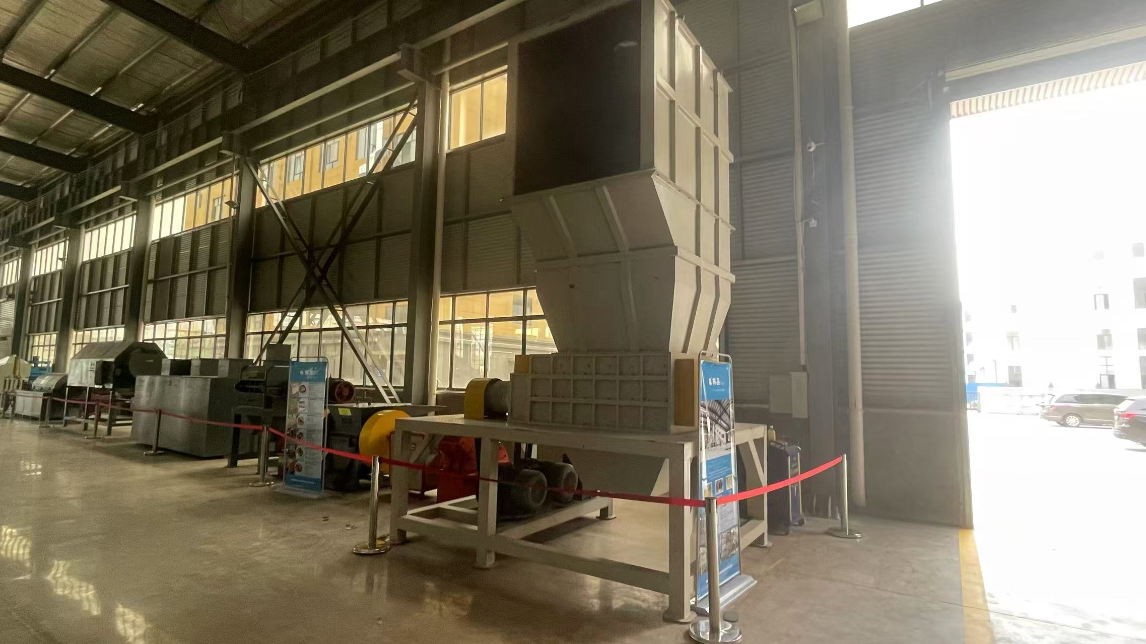 Four Shaft Shredder