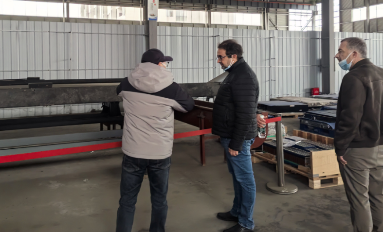 欧洲客户到访江西铭鑫冶金考察 废旧电池回收工艺获高度认可