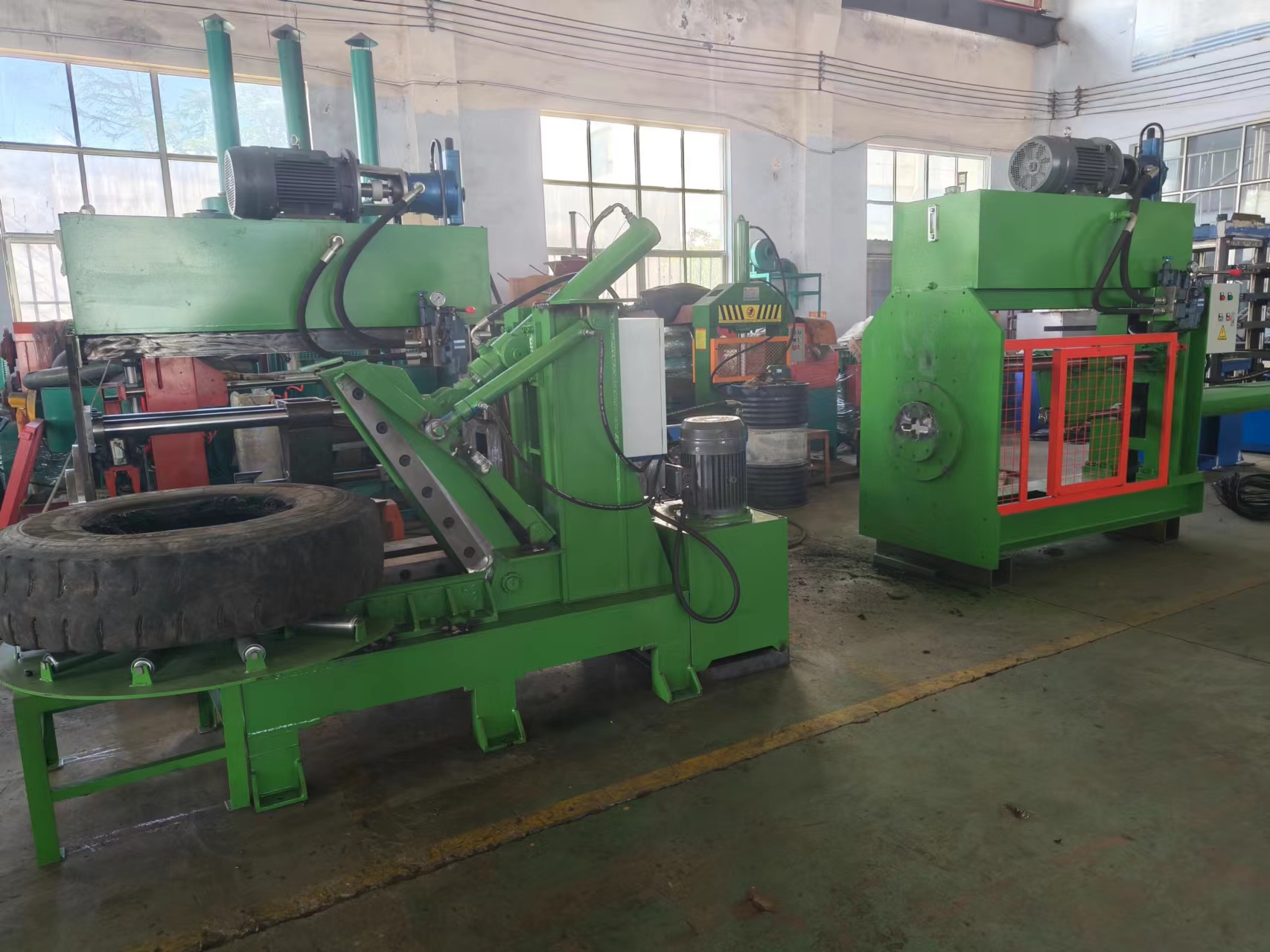 Tire Cutting Machine